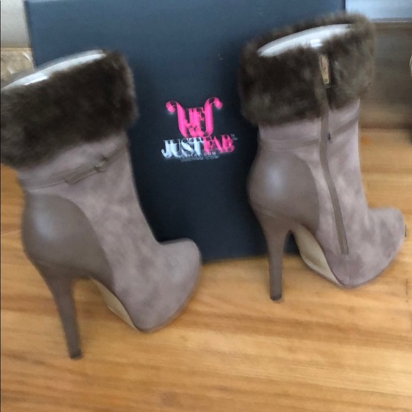 Faux fur trimmed suede and leather booties - Picture 4 of 4